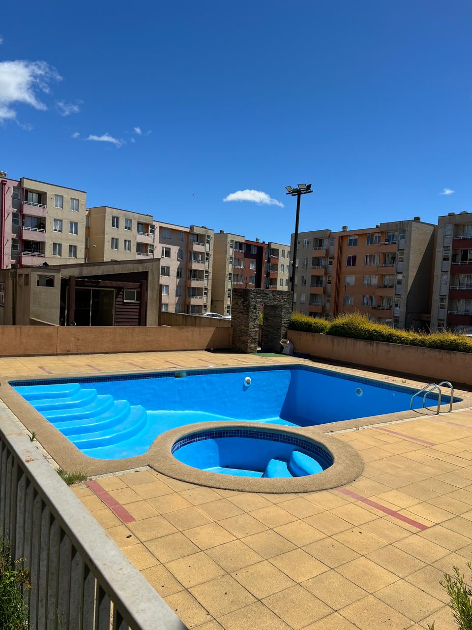 DEPARTAMENTO EN VENTA – CÓMODO, FUNCIONAL Y CON EXCELENTES ESPACIOS COMUNES