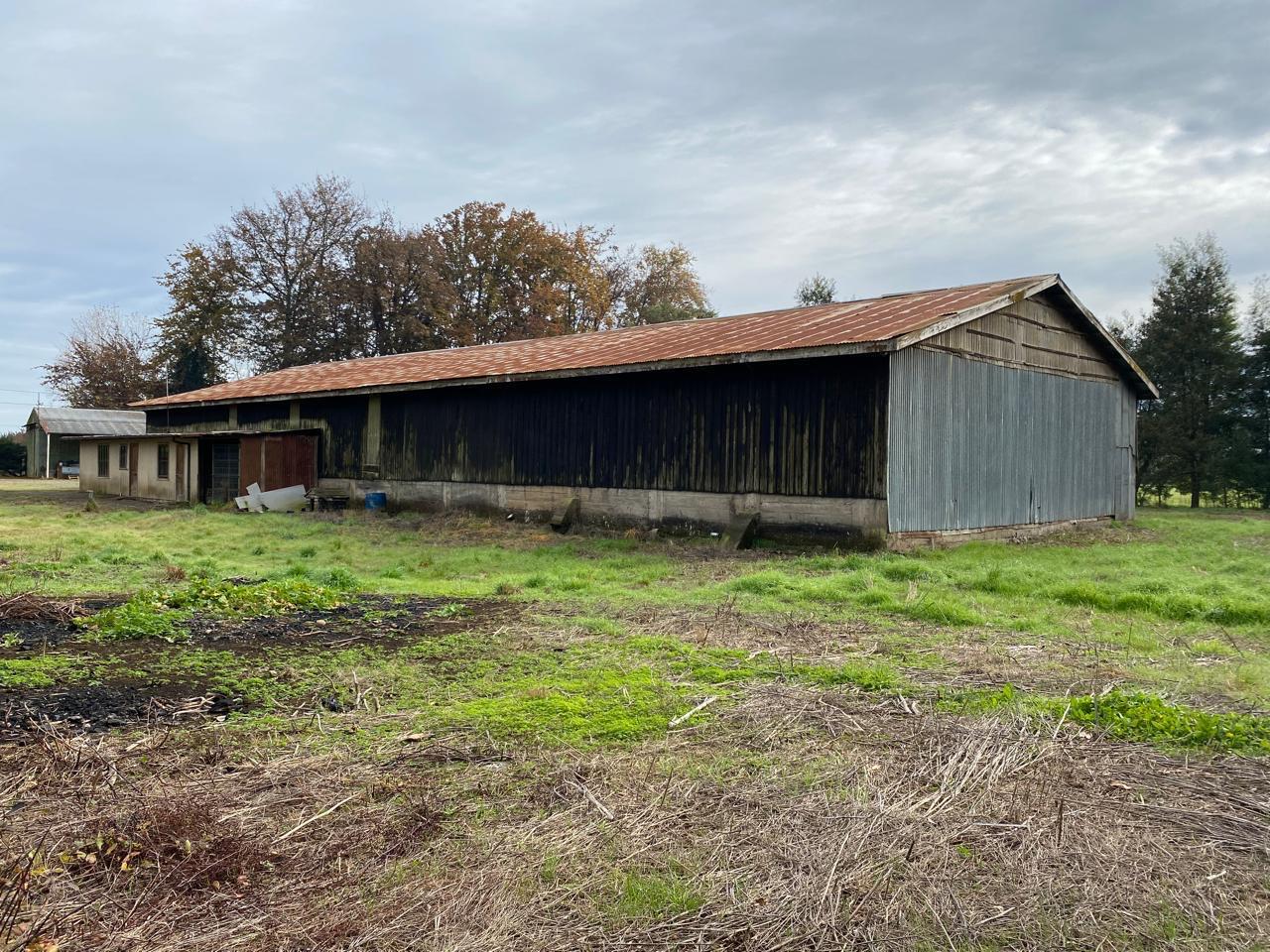 PARCELA EN VENTA EN LA ESPERANZA – GRAN TERRENO CON CASA Y AMPLIAS BODEGAS